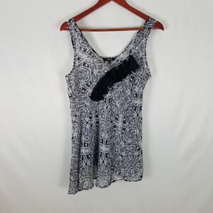 Express Shirt Womens Large‎ Tank Top Sleeveless Scoop Neck Asymmetrical Hem